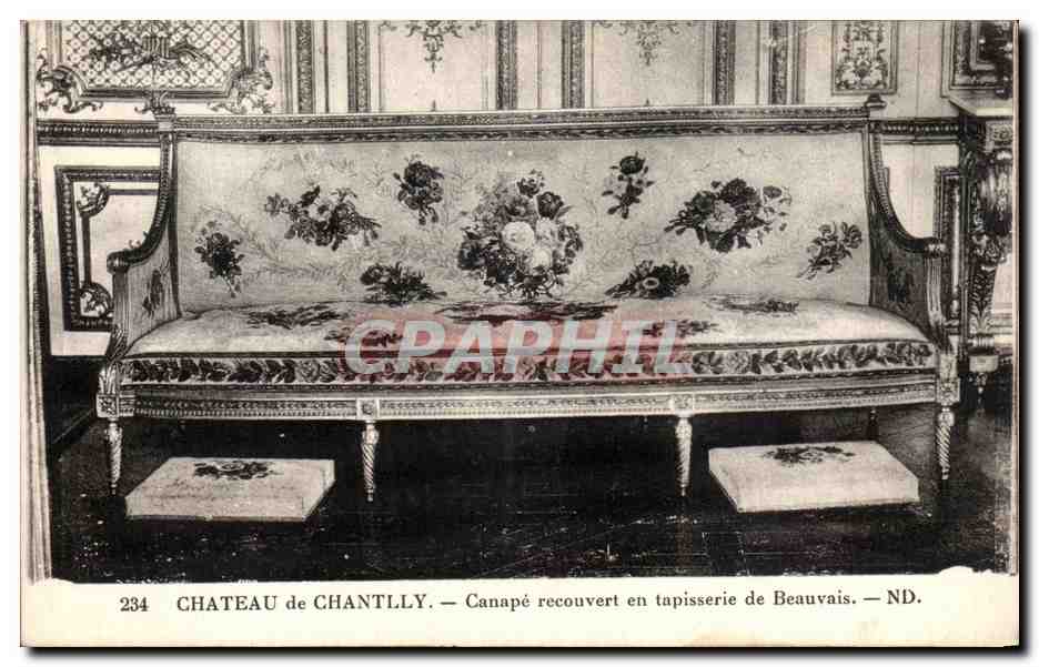 Château de Chantilly — Canapé recouvert en tapisserie de Beauvais