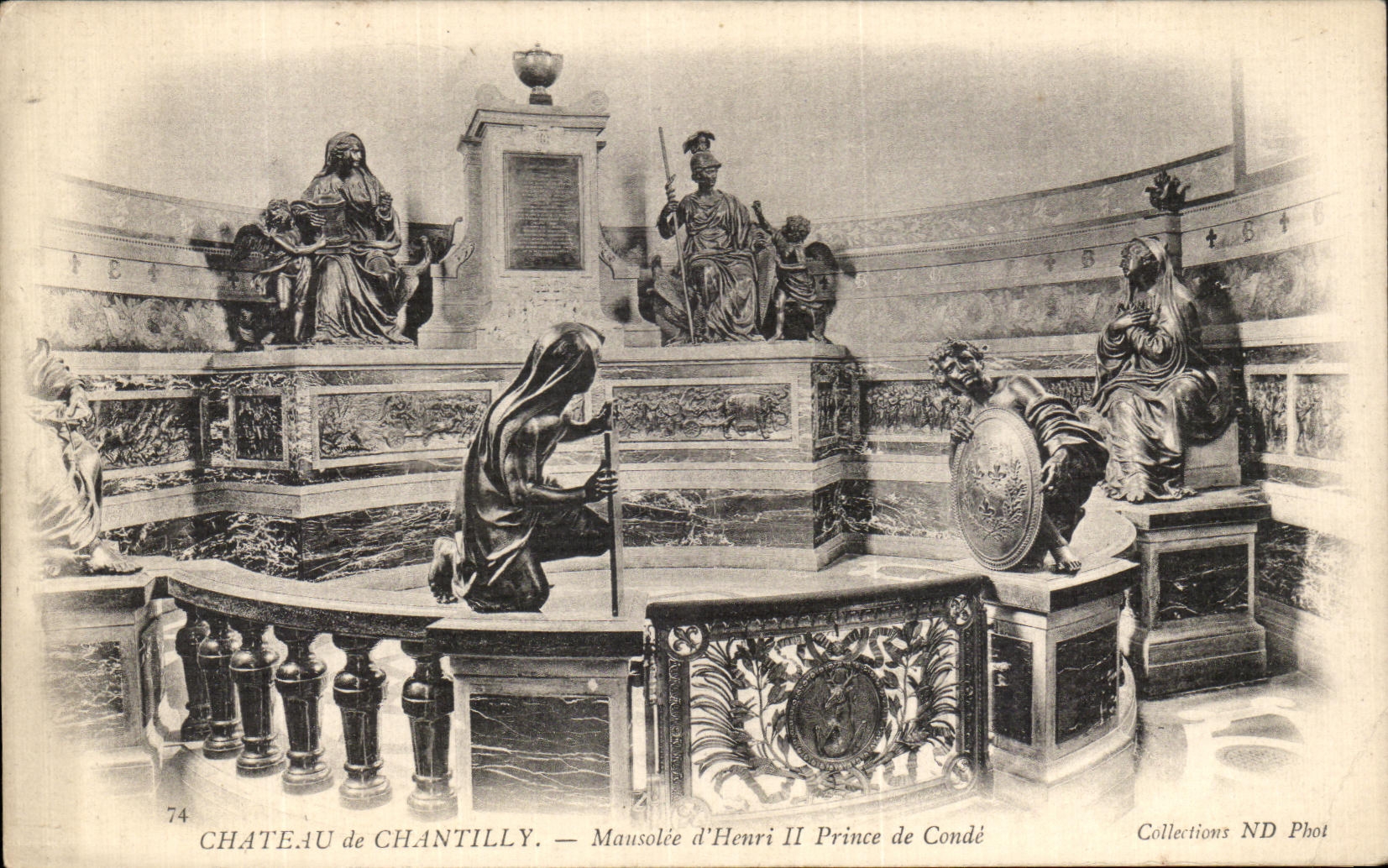 Schloss Chantilly — Mausoleum von Henri II, Prinz von Condé — Collections ND Phot