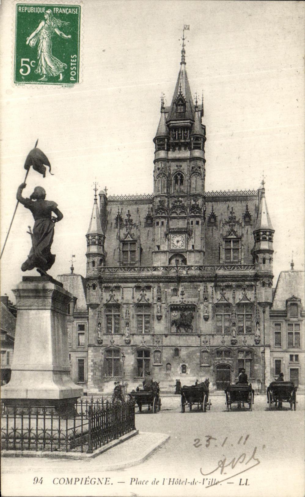 CPA Compiegne Place de L Hotel