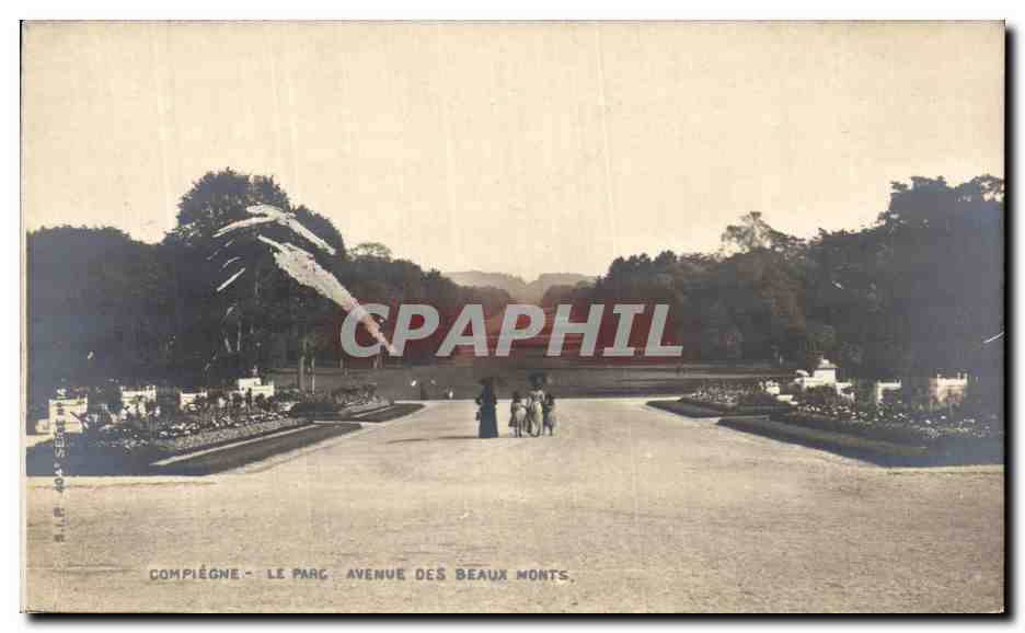 CPA Compiegne Le Parc Avenue des beaux monts