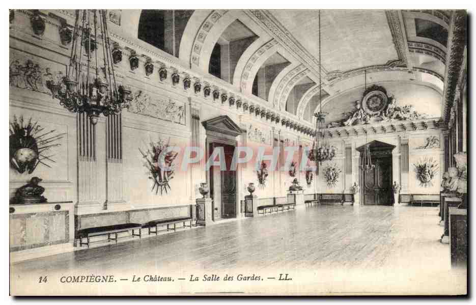 CPA Compiegne Le Chateau Salle des Gardes