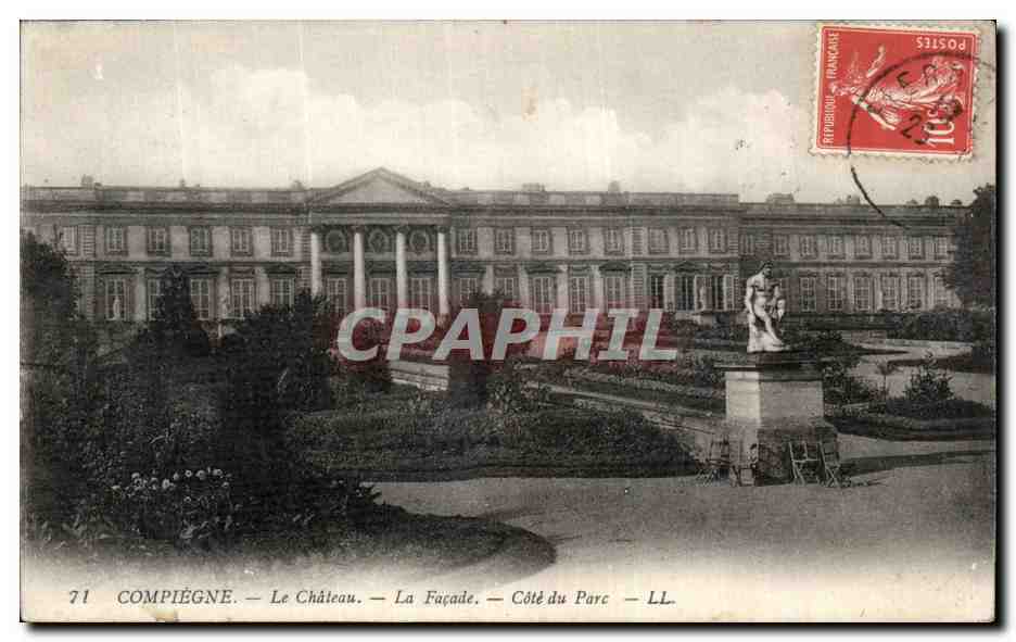 CPA Compiegne Le Chateau La Facade Cote du parc