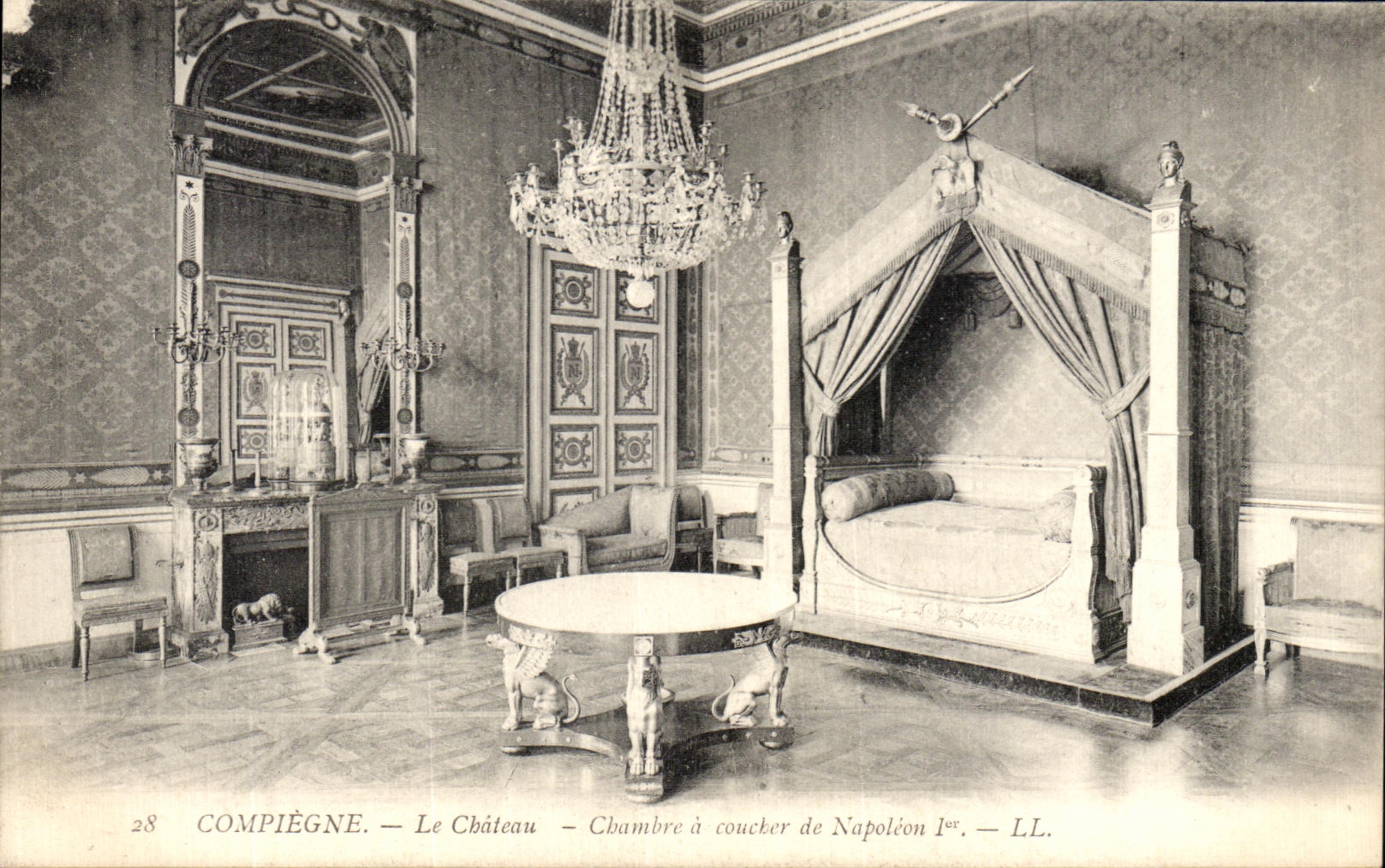 CPA Compiegne Le Chateau Chambre a coucher de Napoleon 1er