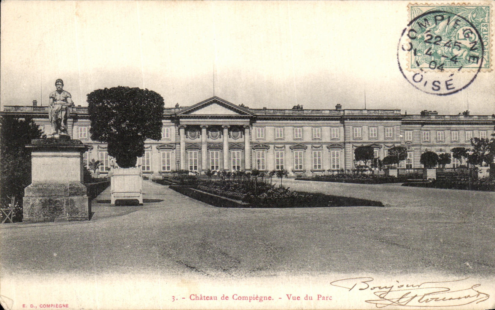 CPA Compiegne Le Chateau Vue du Parc