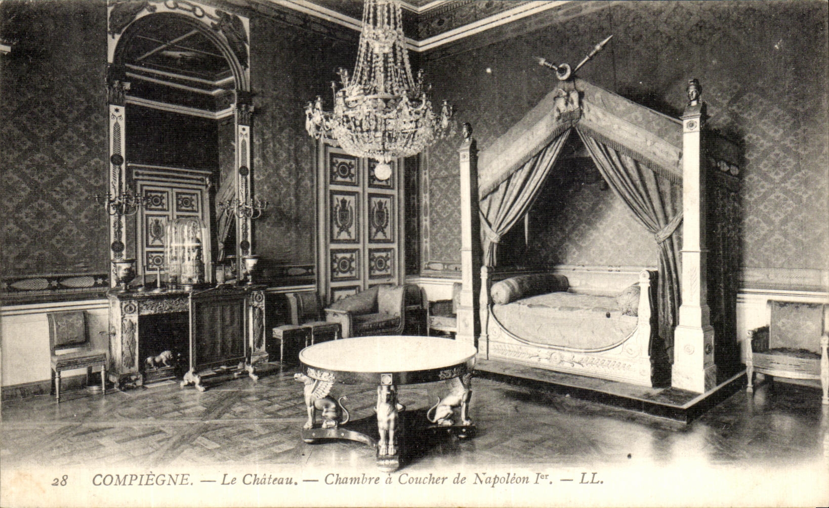 CPA Compiegne Le Chateau Chambre a Coucher de Napoleon 1er