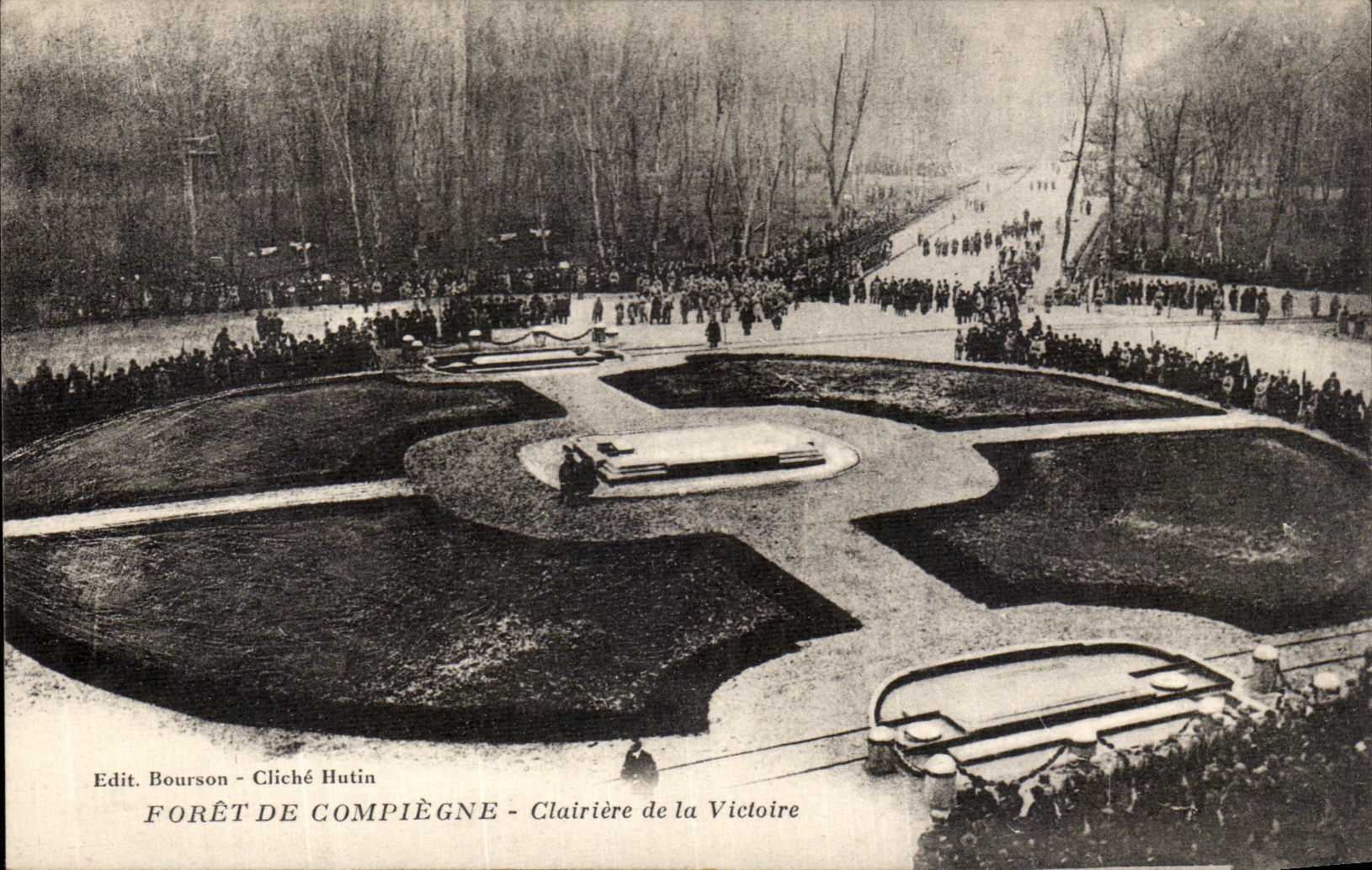 CPA Compiegne Foret Clairiere de la Victoire Militaria