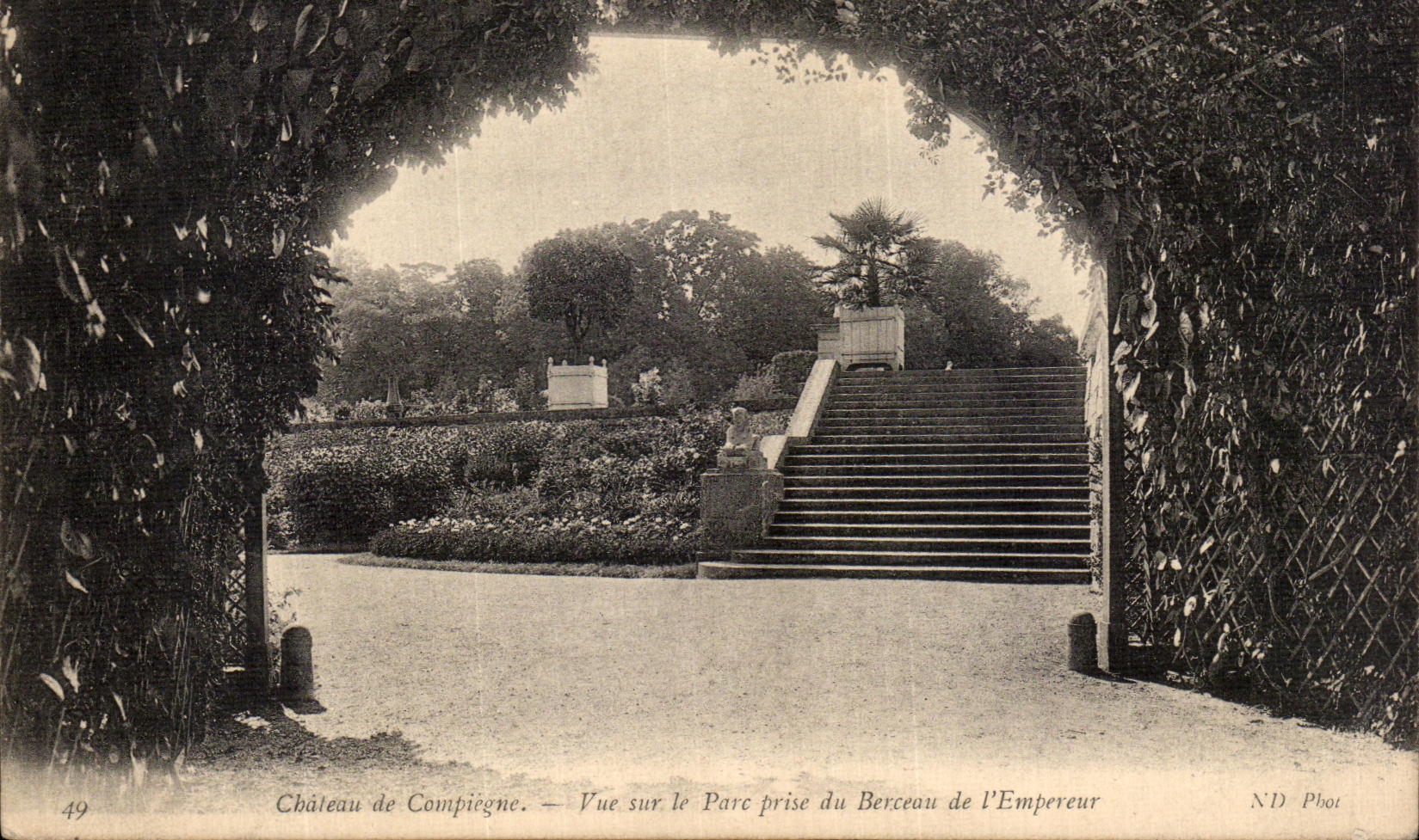 Château de Compiègne — Vue sur le Parc prise du Berceau de l'Empereur — ND Phot