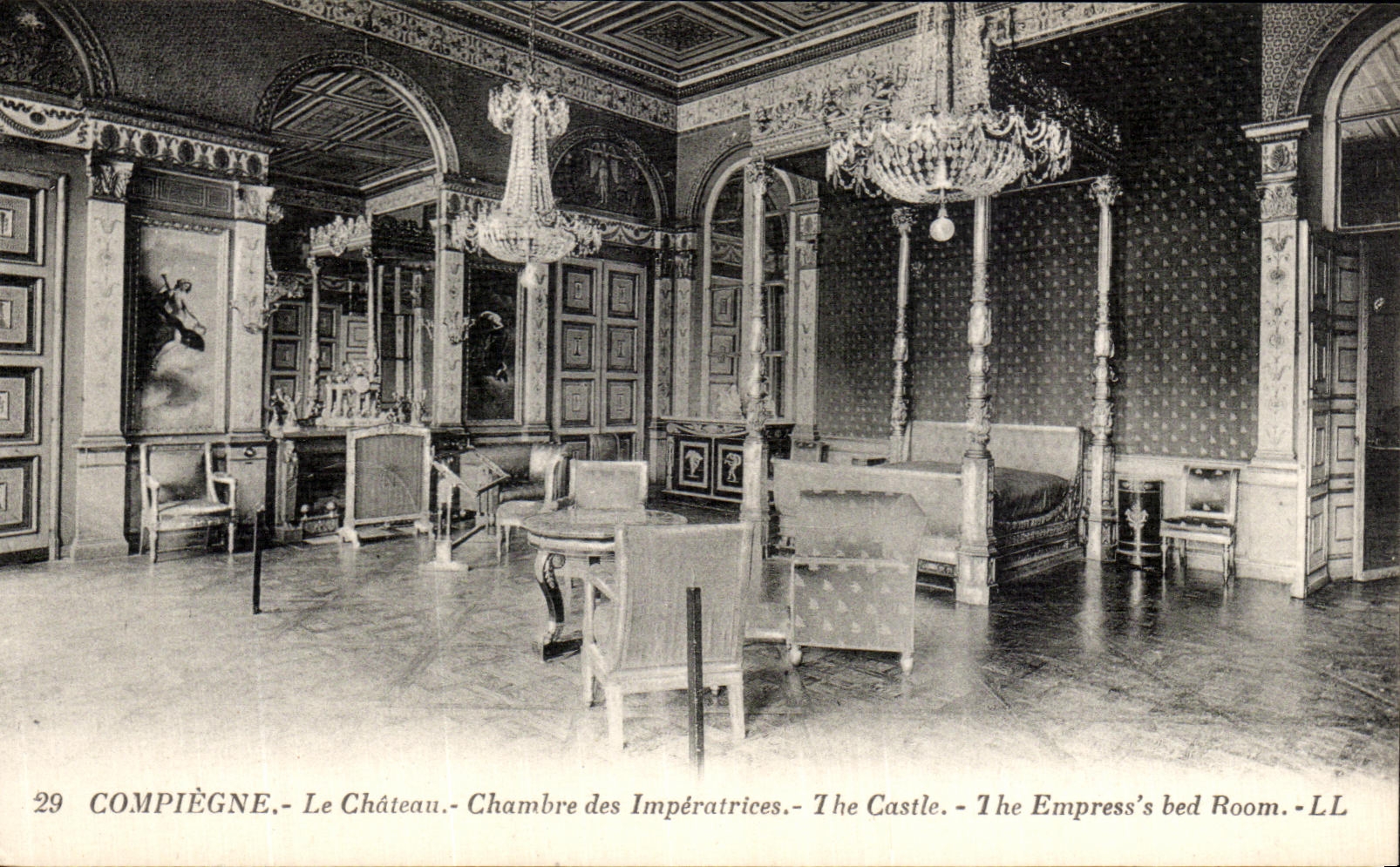 Compiègne - Le Château - Chambre des Impératrices - The Empress's bed Room - LL