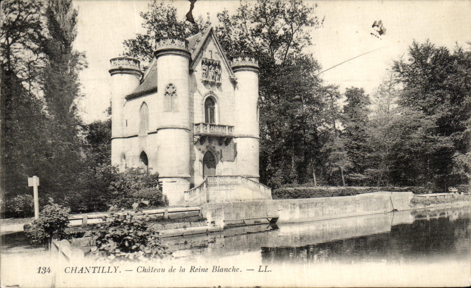 Chantilly — Château de la Reine Blanche — LL. — N° 134