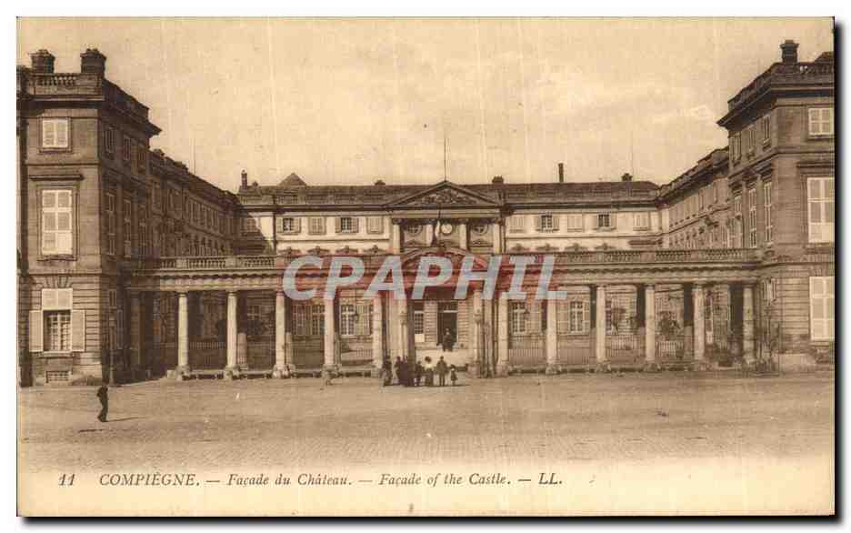 Compiègne — Façade du Château — LL. — CPAPHIL