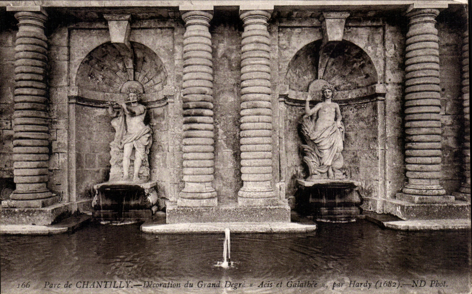 Parc de Chantilly — Décoration du Grand Degré « Aesis et Galabée » — ND Pbot.