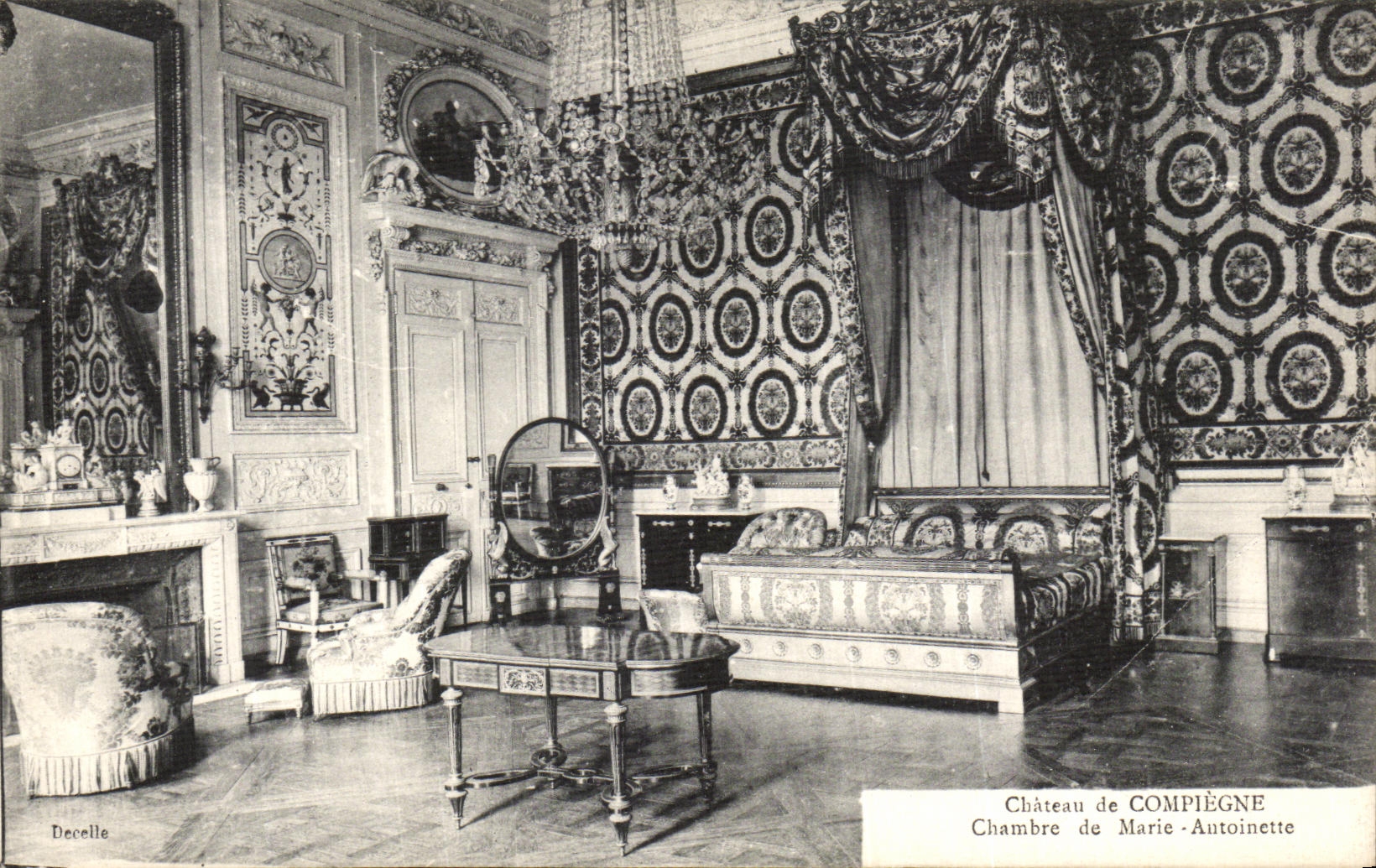 CPA Chateau de Compiegne Chambre de Marie Antoinette