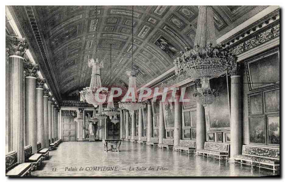 CPA Compiegne Palais La salle des fetes