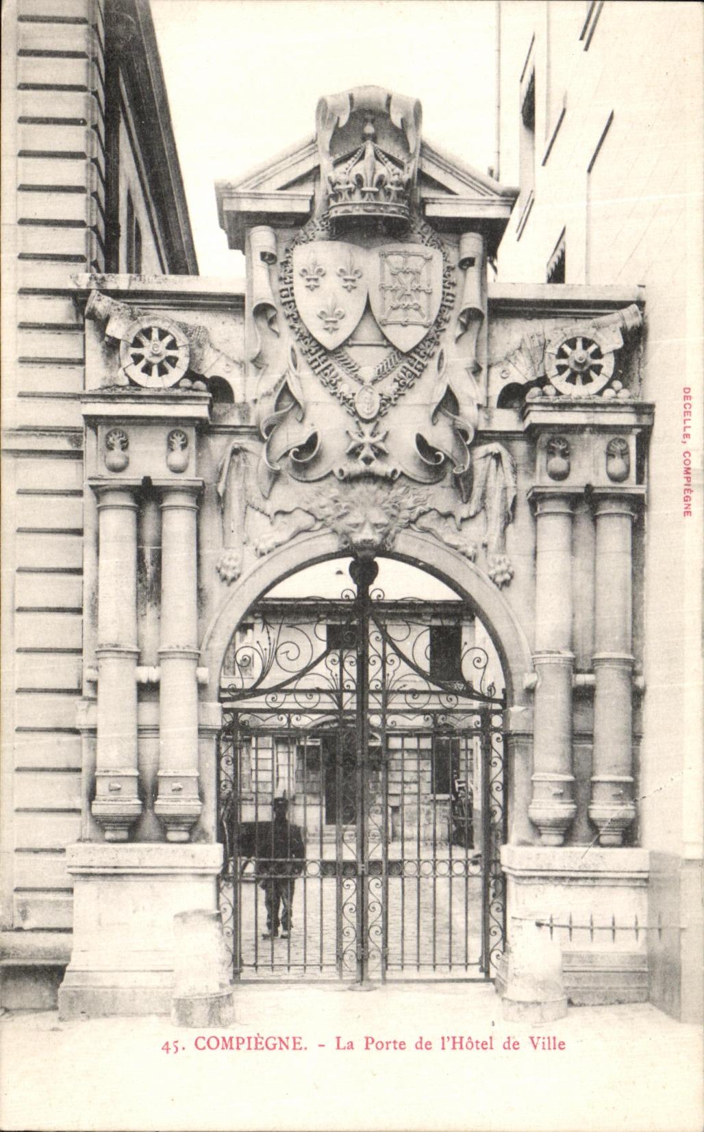 Compiègne - La Porte de l'Hôtel de Ville — Décelle, Compiègne, n°45