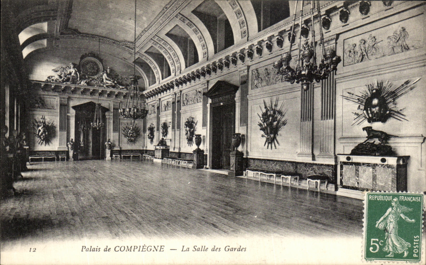 CPA Palais de Compiegne La Salle des Gardes