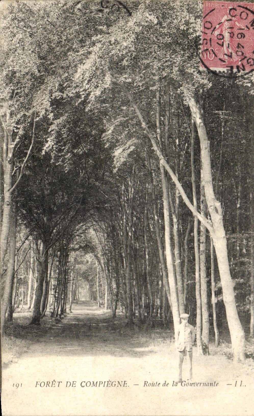 Forêt de Compiègne — Route de la Gouvernante — 1 L.