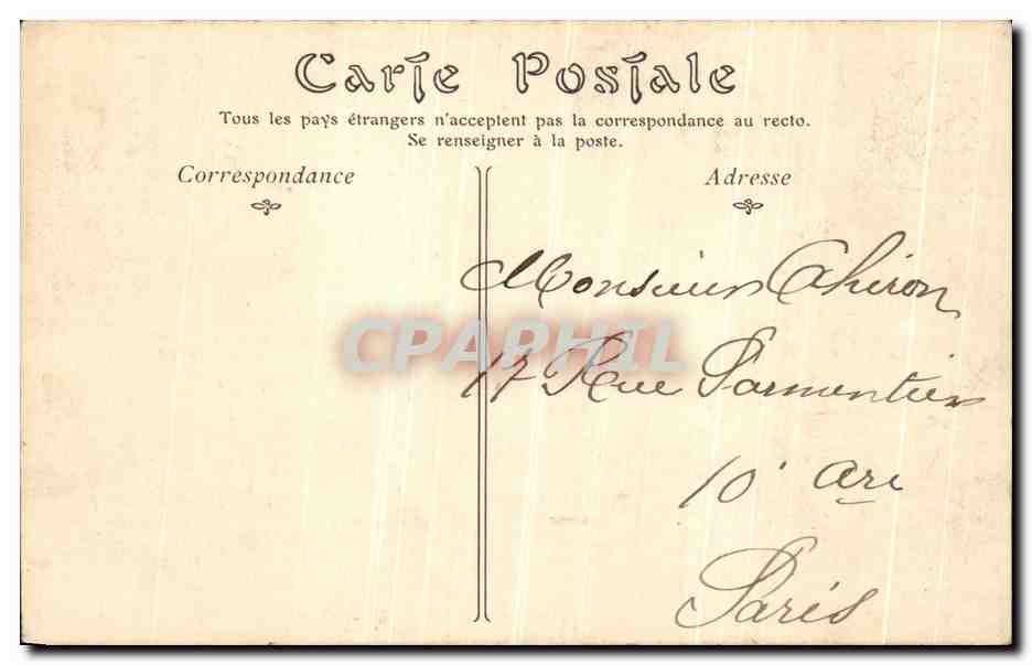 CPA Chateau De Chantilly Cour d Honneur et Entree du Musee conde — Verso