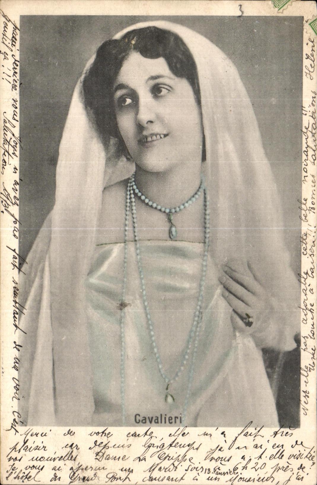 Señora Cavalieri — Retrato en vestido y velo — Editor Cavalieri