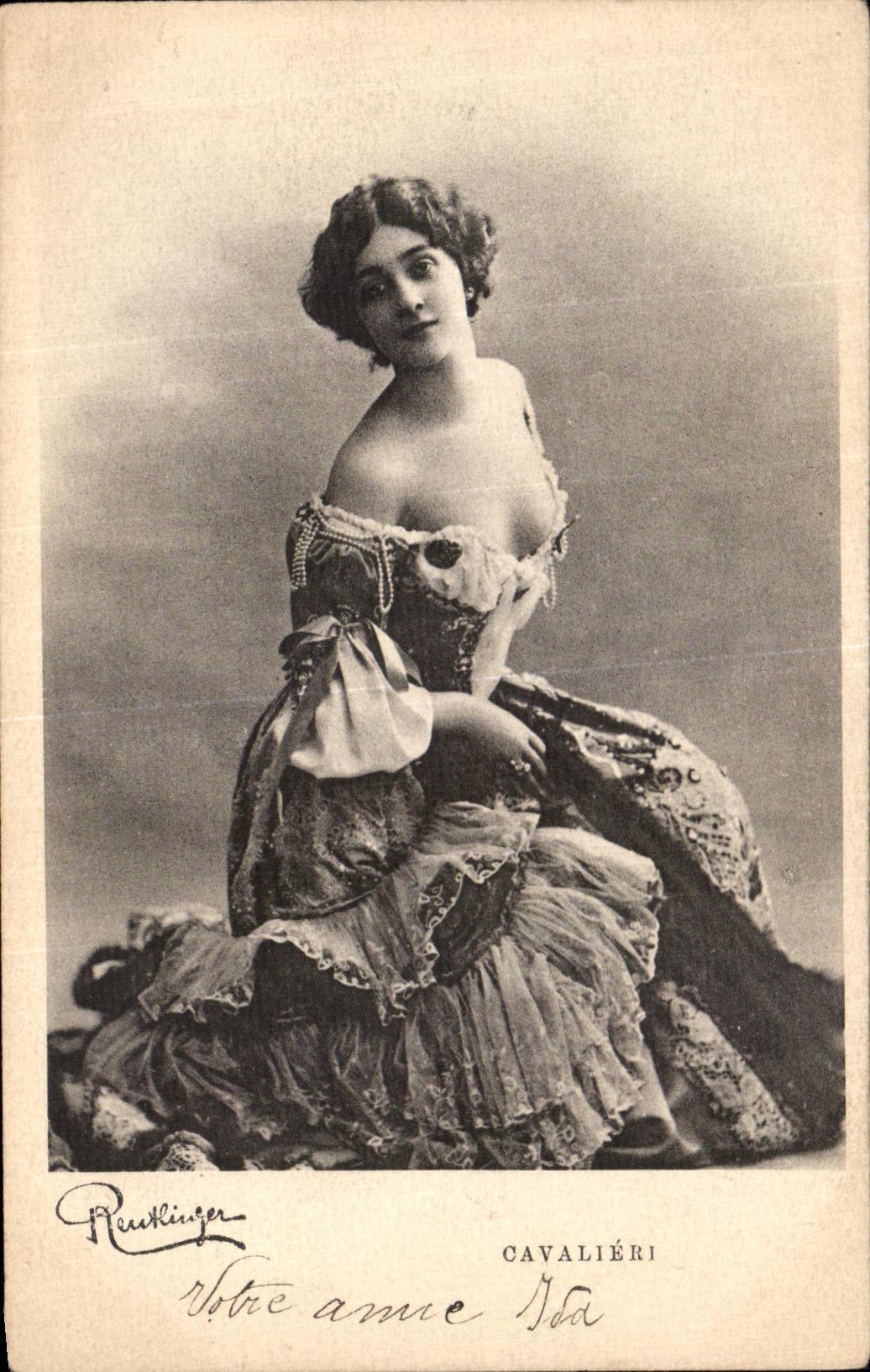 CPA Fantaisie Femme Cavalieri