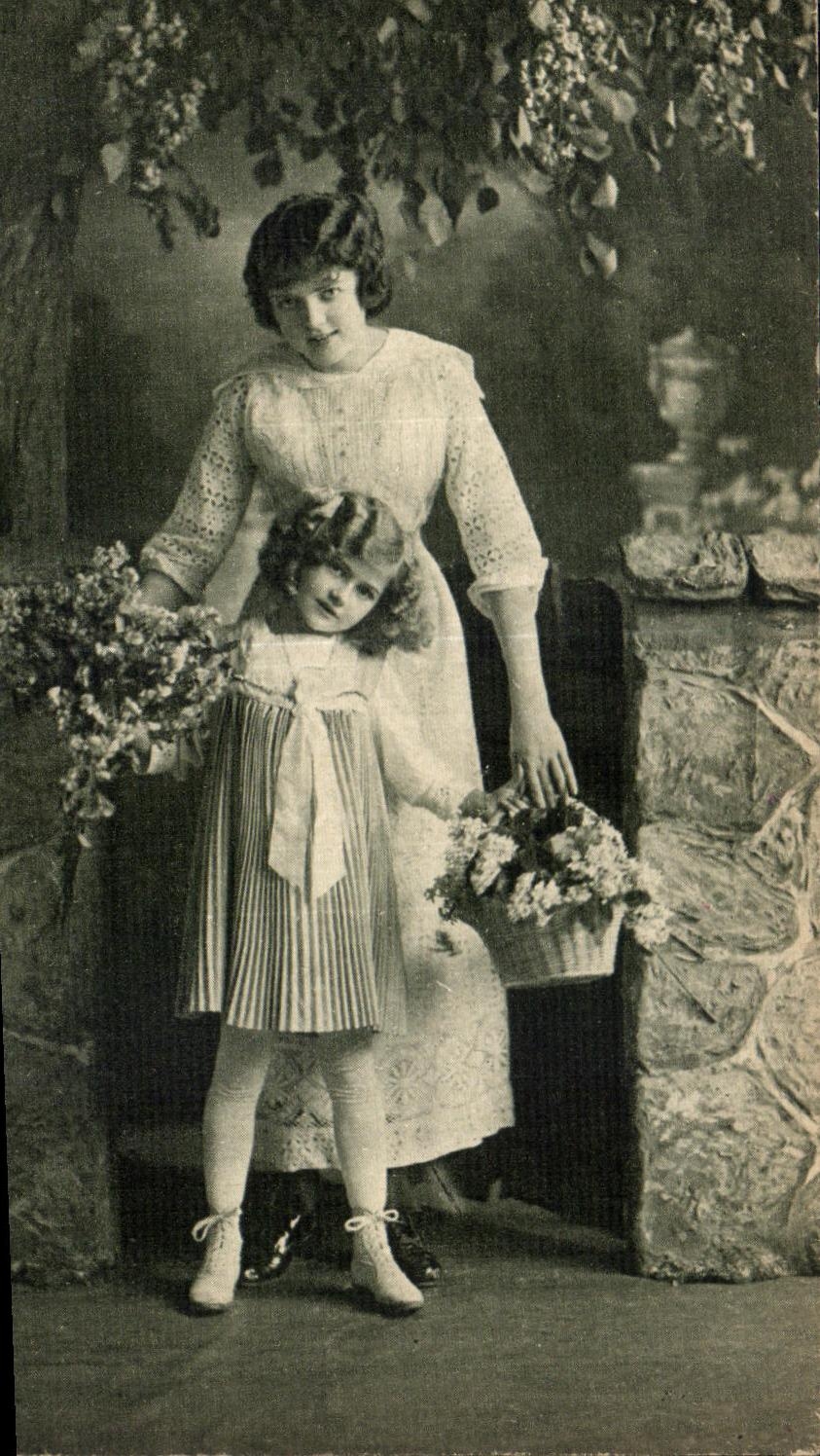 CPA Fantaisie Femme et enfant