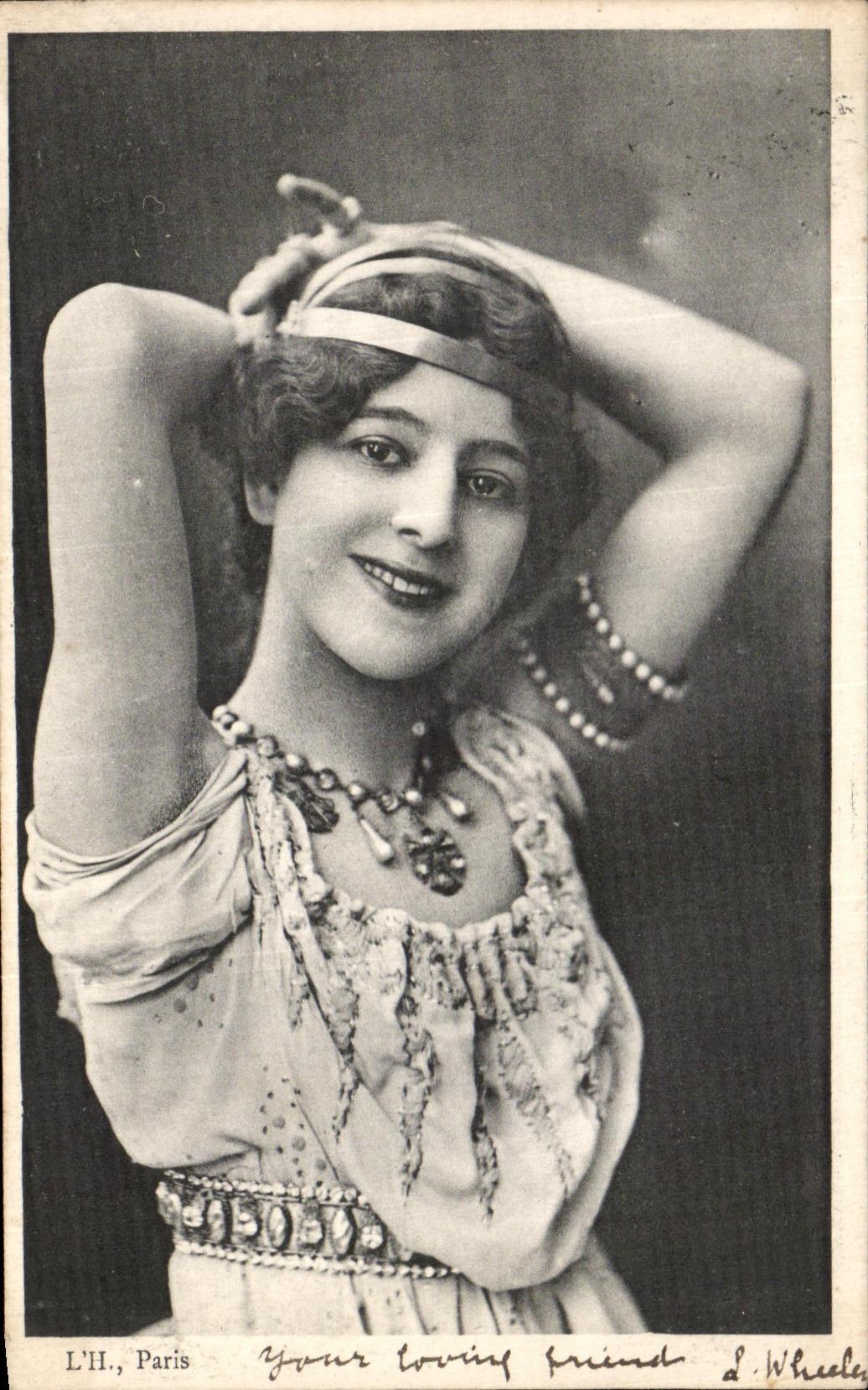 Donna in abito orientale — L'H., Parigi — editore L'H.