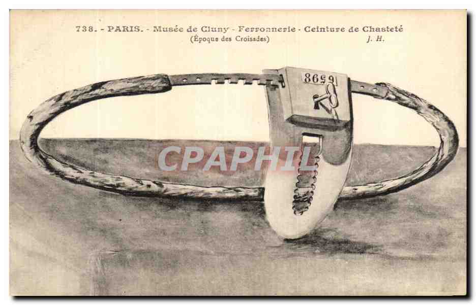 CPA Paris Musee de Cluny Ferronnerie Ceinture de chastete Epoque des croisades