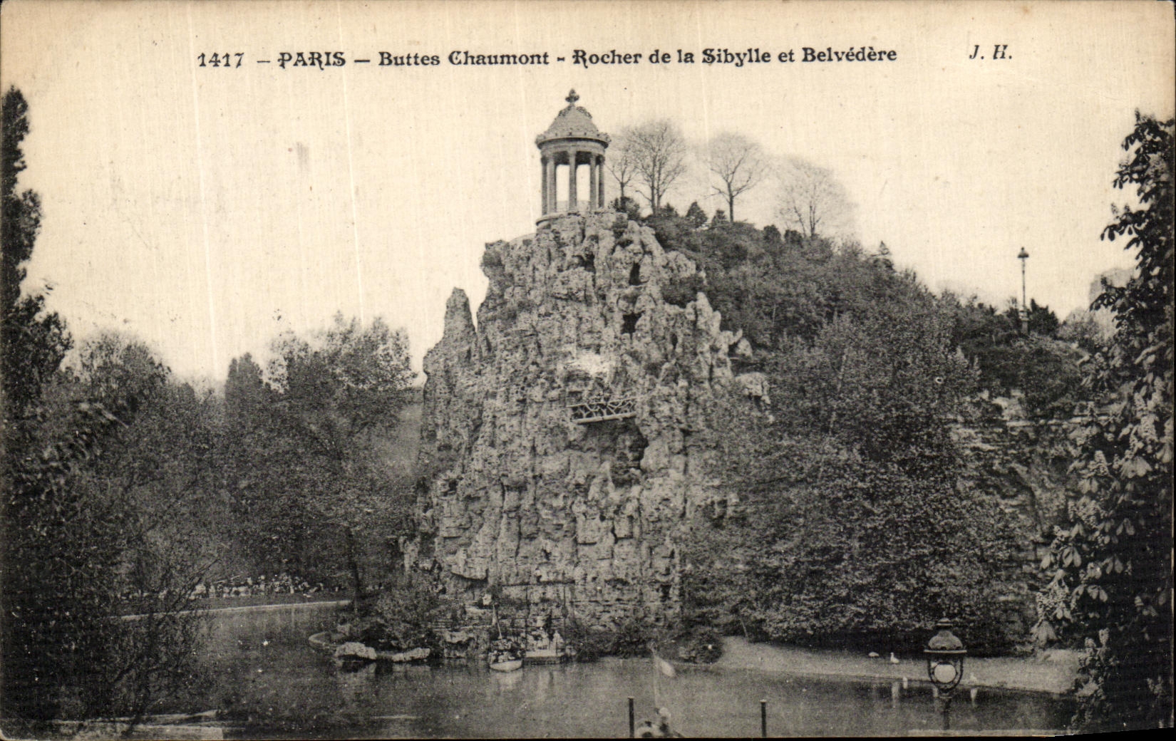 CPA Paris Buttes Chaumont Rocher de la Sibylle et Belvedere