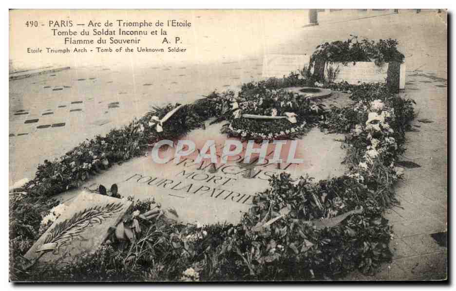 CPA Paris Arc de Triomphe de l Etoile Tornbe du Soldat Inconnu et la Flamme du Souvenir