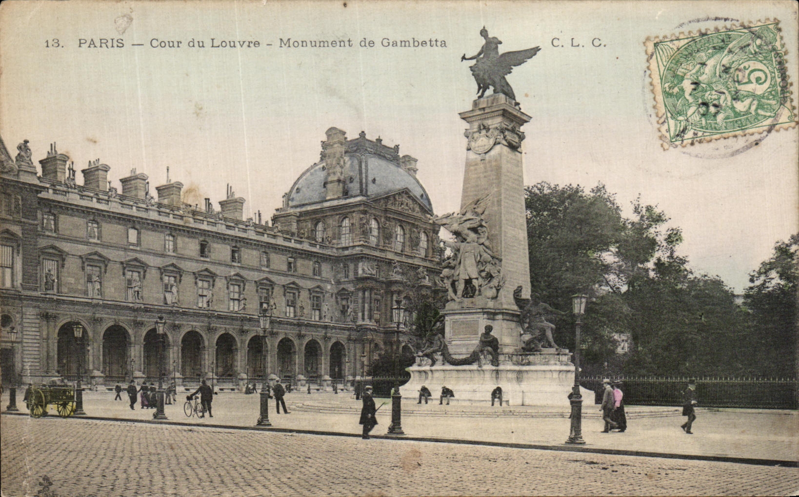 CPA Paris Cour du Louvre Monument de Gambetta