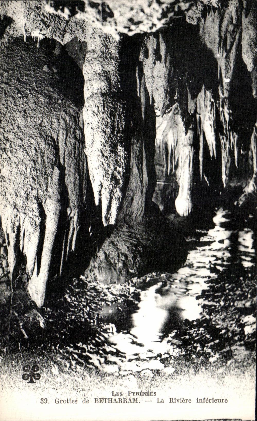 Grottes de BETHARRAM — La Rivière inférieure — Les Pyrénées