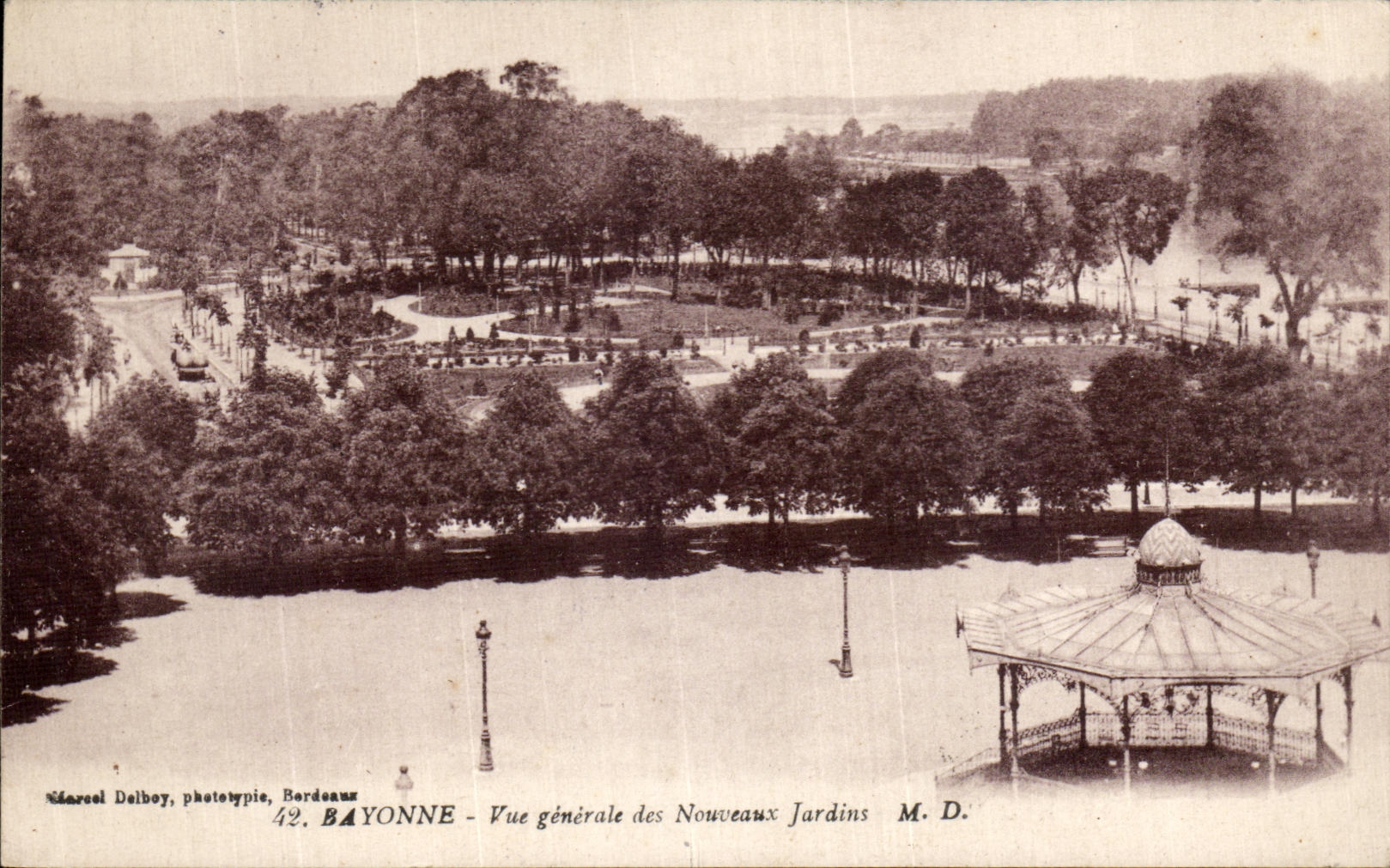 CPA Bayonne Vue Generale des Nouveaux Jardins