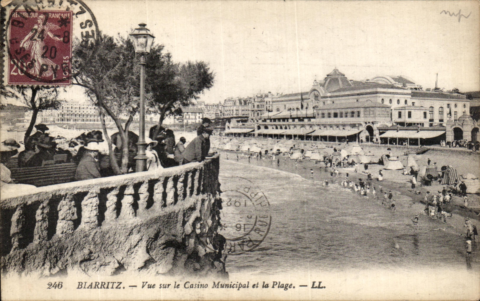 Biarritz — Vue sur le Casino Municipal et la Plage — LL. — N° 246