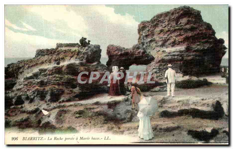 CPA Biarritz La Roche Percee a Maree Basse