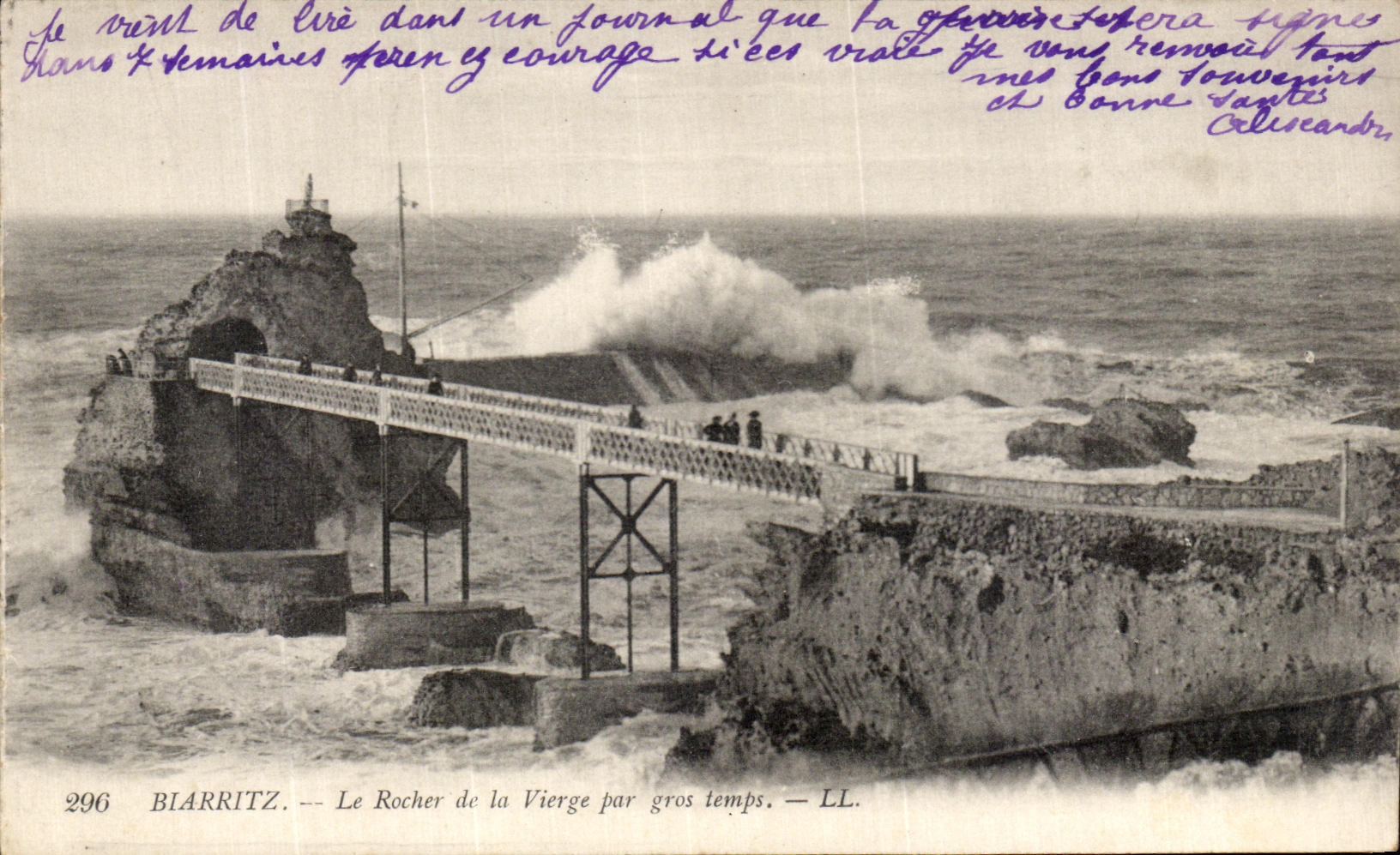 CPA Biarritz La Rocher de La Vierge Par Gros Temps 