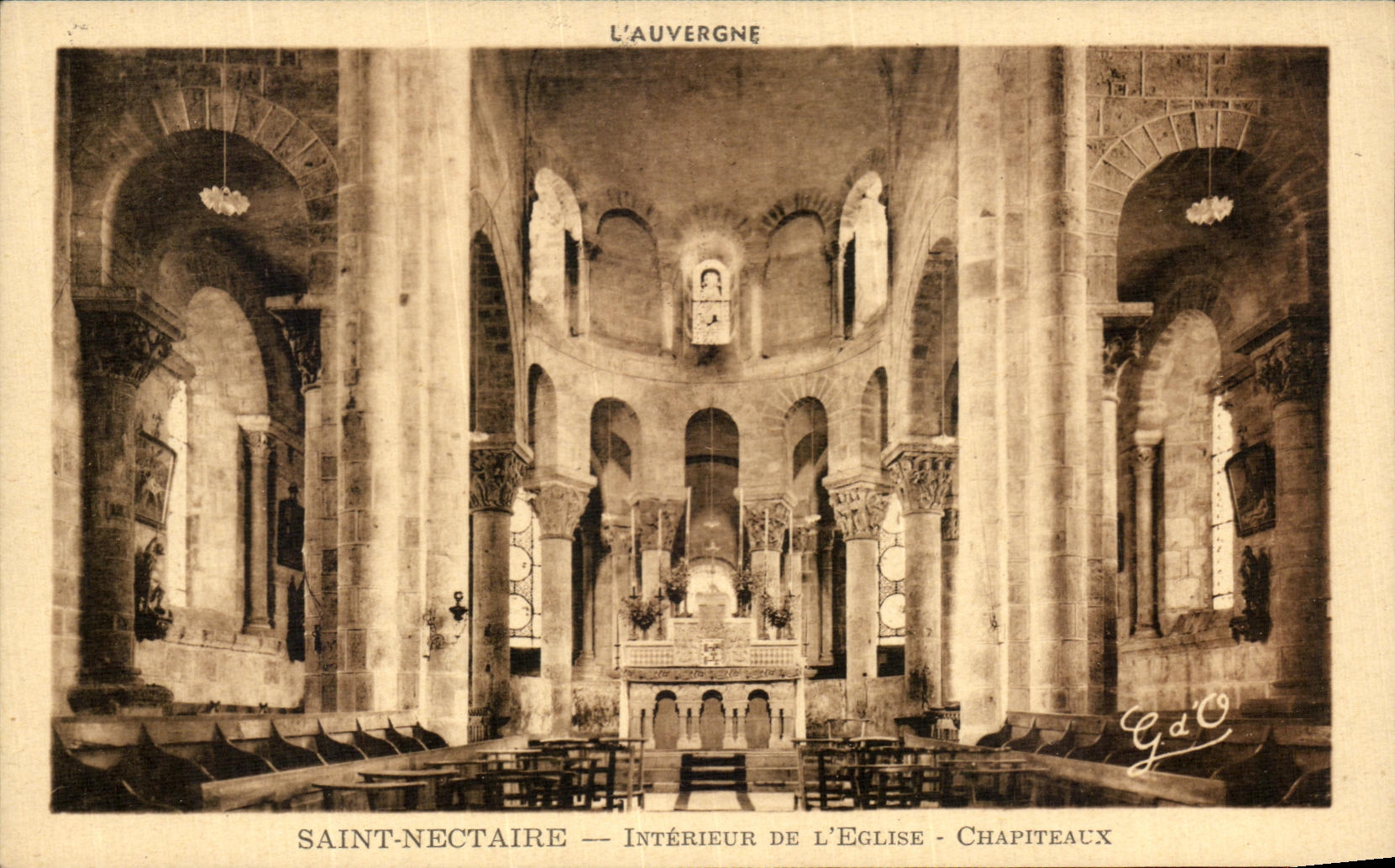 Saint-Nectaire — Intérieur de l'église - Chapiteaux — G.d'O