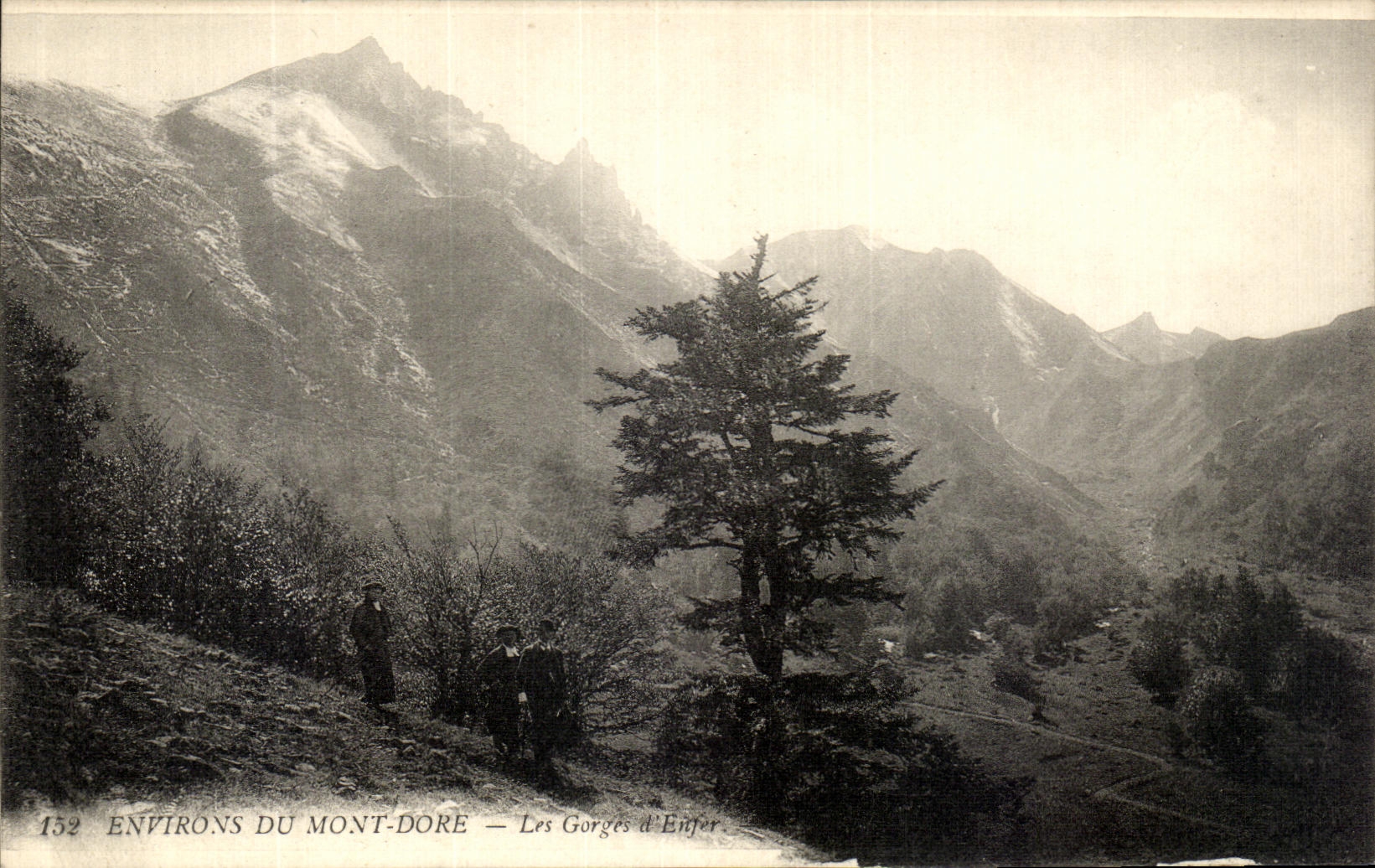 CPA Le Mont Dore Les Gorges d Enfer 
