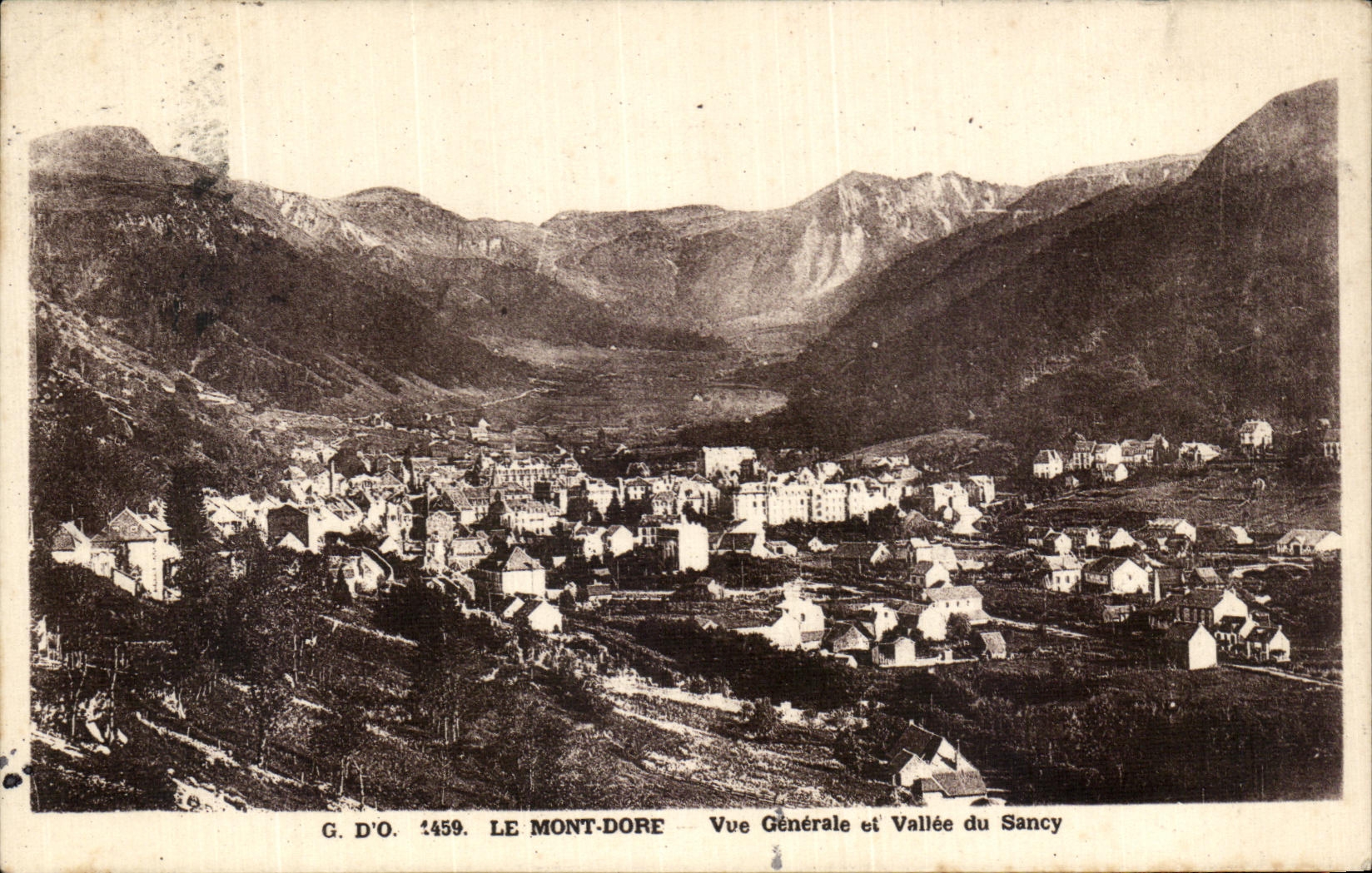 CPA Le Mont Dore Vue Generale et Vallee du Sancy 