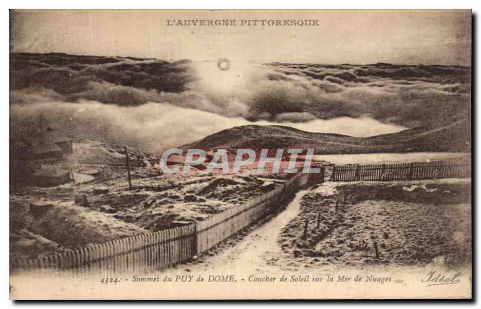 Sommet du PUY de DOME — Couche de Soleil sur la Mer de Nuages — Ideal