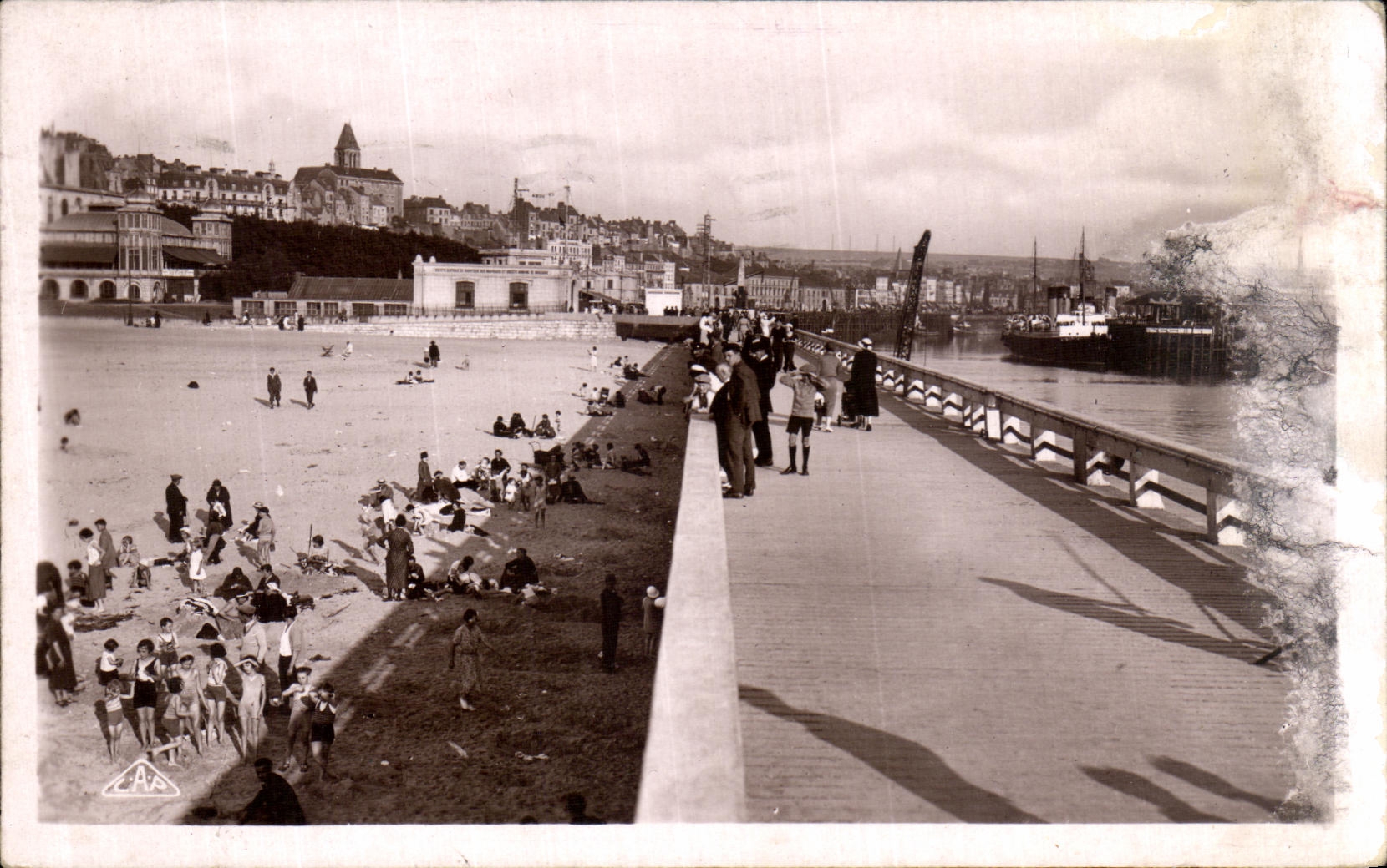 CPA Boulogne Sur Mer Vue Prise De La Jetee