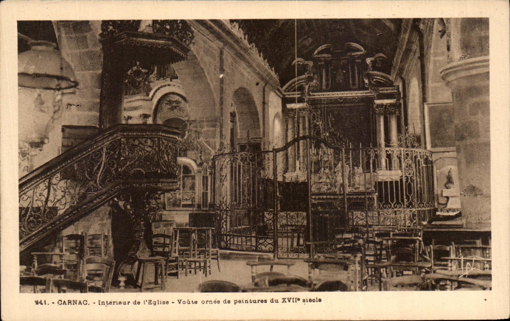 Carnac - Intérieur de l'Église - Voûte ornée de peintures du XVIIe siècle