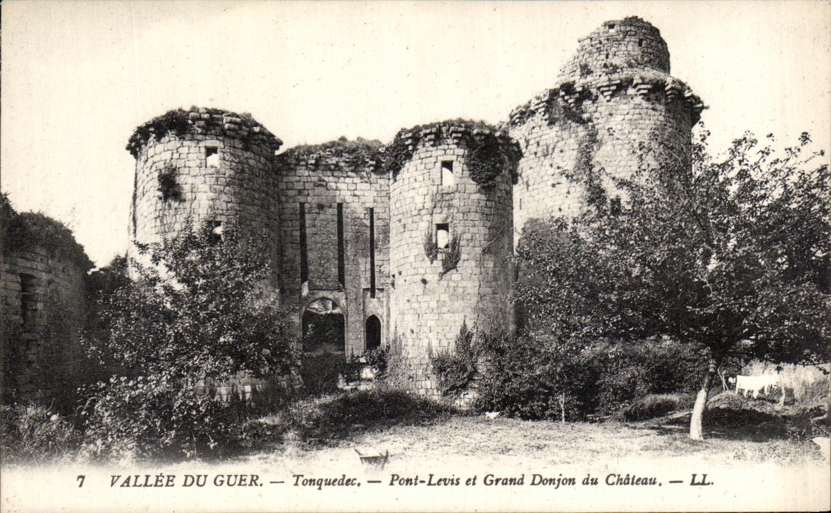 Valley of the Guer — Tonquedec — Pont-Levis and Grand Donjon of the Castle — LL.