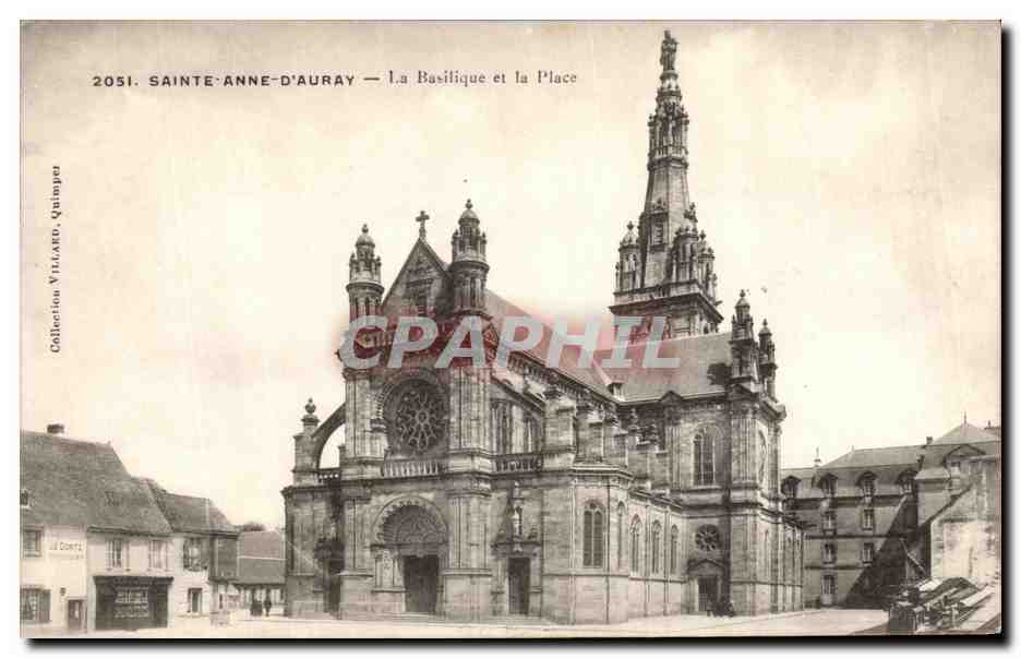 CPA Sainte Anne D Auray La Basilique et la Place