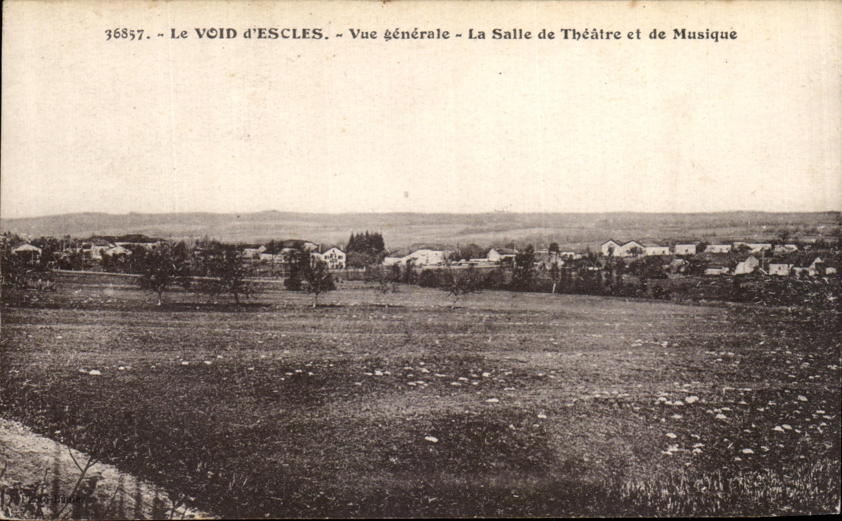 Le VOID d'ESCLES — Vue générale — La Salle de Théâtre et de Musique