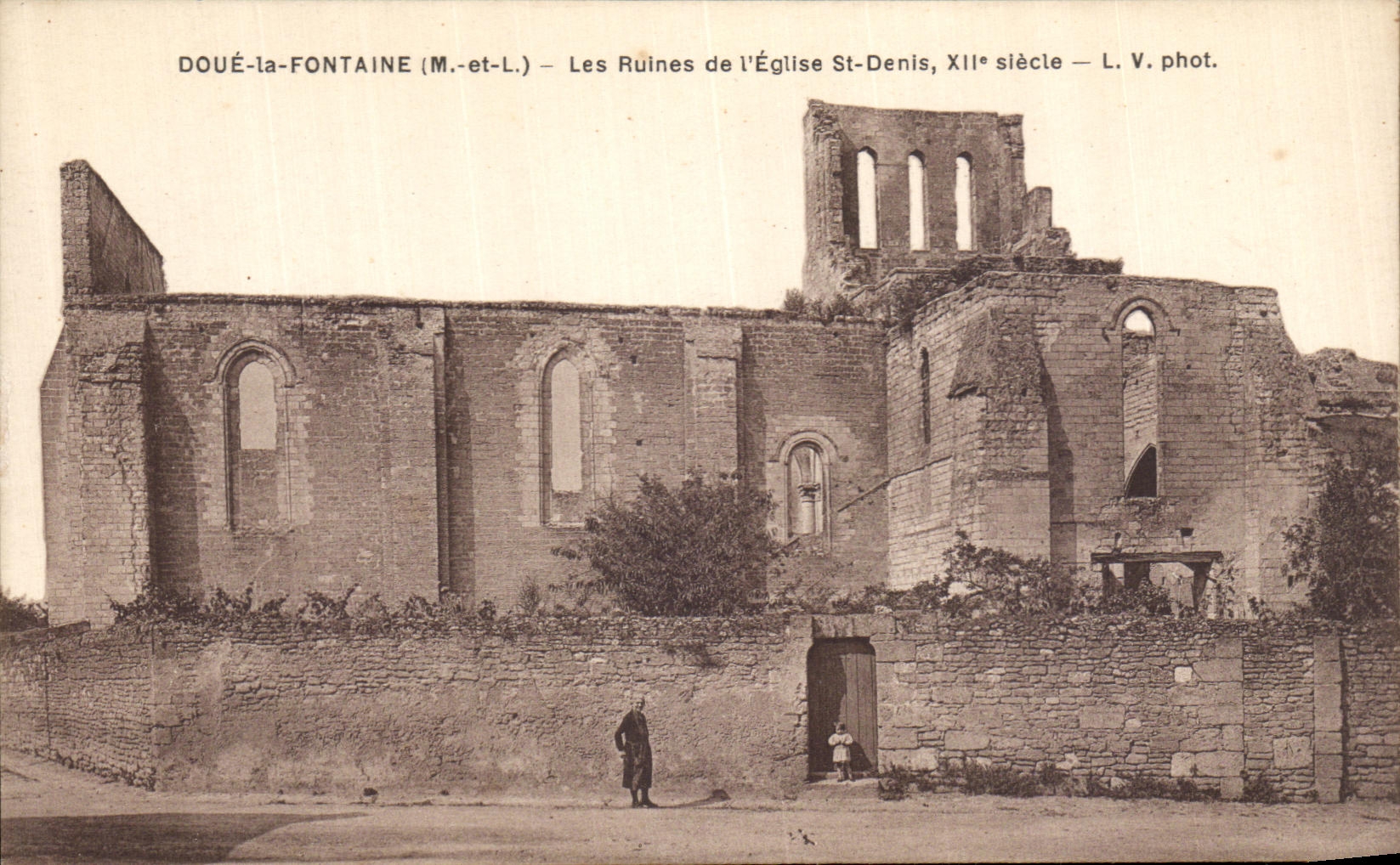 CPA Doue La Fontaine Les Ruines de L Eglise St Denis