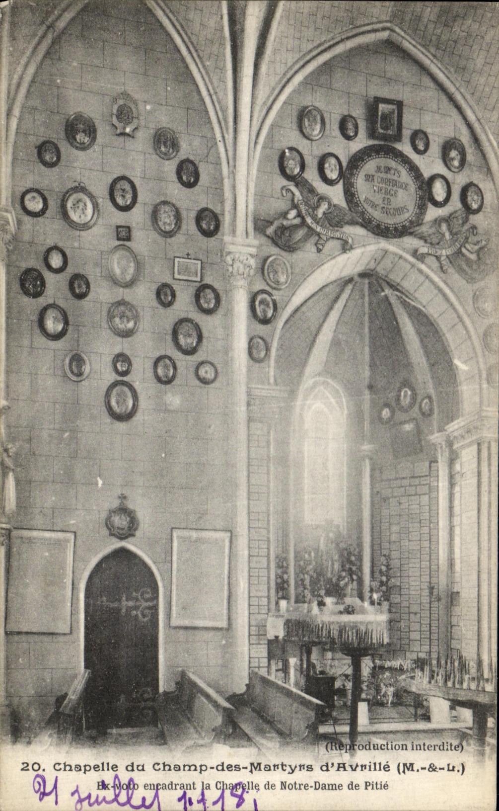 CPA Chapelle du Champ des Martyrs d Avrille 