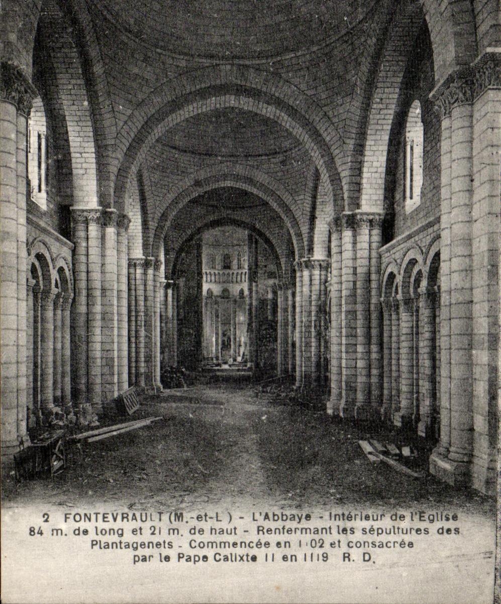 CPA Fontevrault L Abbaye Interieur de l eglise