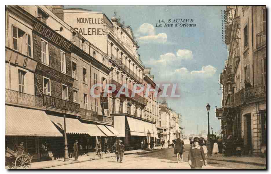 CPA Saumur La Rue d Orleans A la glaneuse