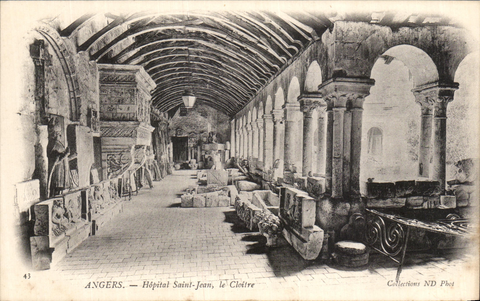 CPA Angers Hopital Saint Jean le Cloitre 