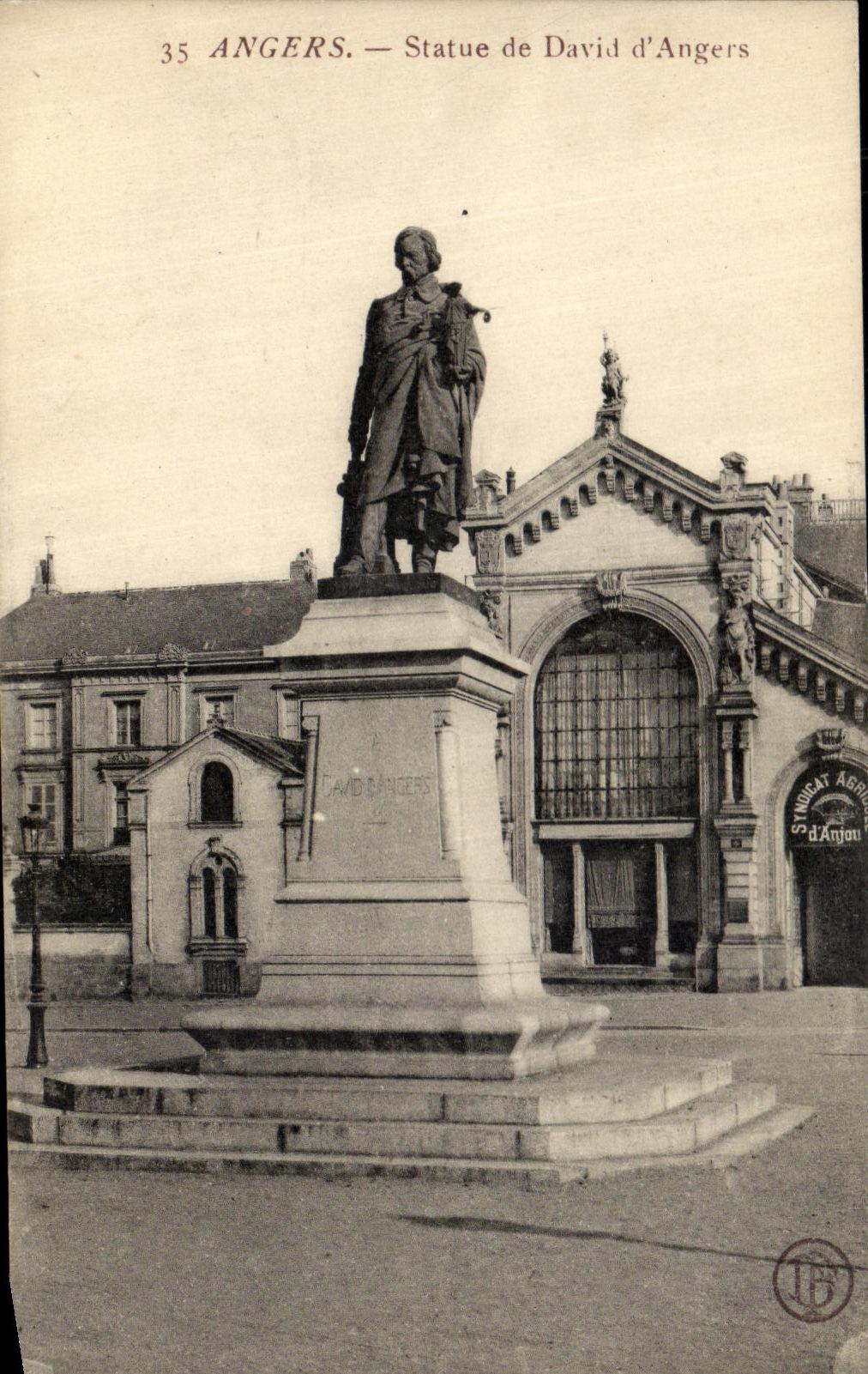 CPA Angers Statue de David d Angers 