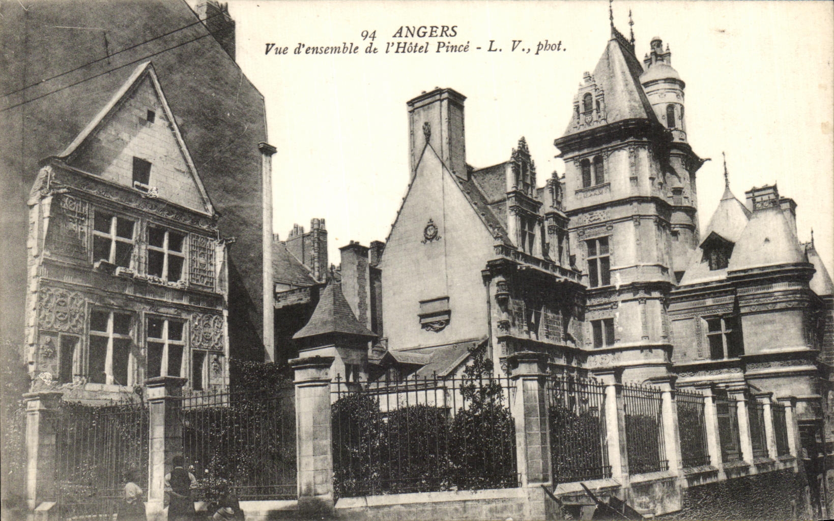 CPA Angers Vue d Ensemble de L Hotel Pince 